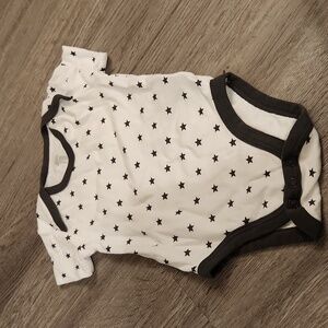 🐻 🌴 Baby Onesie Size 3-6M